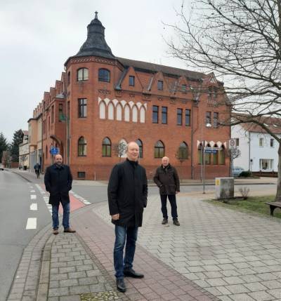 Markus Fettback (Mitte) tritt am 06.06.2021 f�r das Amt des B�rgermeisters der EHG Stadt Tangerh�tte an.