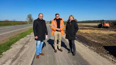 v.l.: Thomas Staudt MdL, Staatssekret�r Sven Haller, Regionalbereichsleiterin Landesstra�enbaubeh�rde Meike Portius