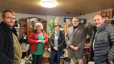 v.l. Ortsb�rgermeister Christian K�pke, Ramona Lentge, Diana Thiede, Alexander Otto (Stadtrat Genthin), Thomas Staudt MdL