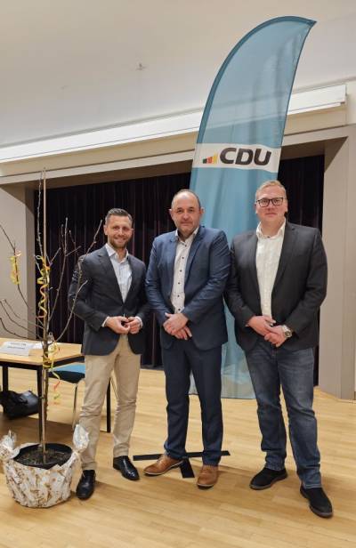 v.l. Kreisvorsitzender Chris Schulenburg, Thomas Staudt MdL, Vorsitzender CDU-Stadtverband Genthin Alexander Otto