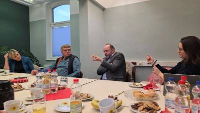 Diskussionsrunde u.a. mit den Ortsb�rgermeistern in Jerichow