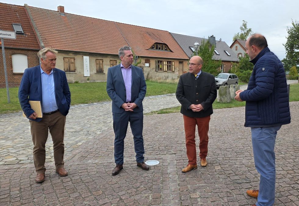 v.l. Verwaltungsdirektor Claus Rokahr, Staatssekretr Dr. Sebastian Putz, Museumsdirektor Dr. Rdiger von Schnurbein, MdL Thomas Staudt 