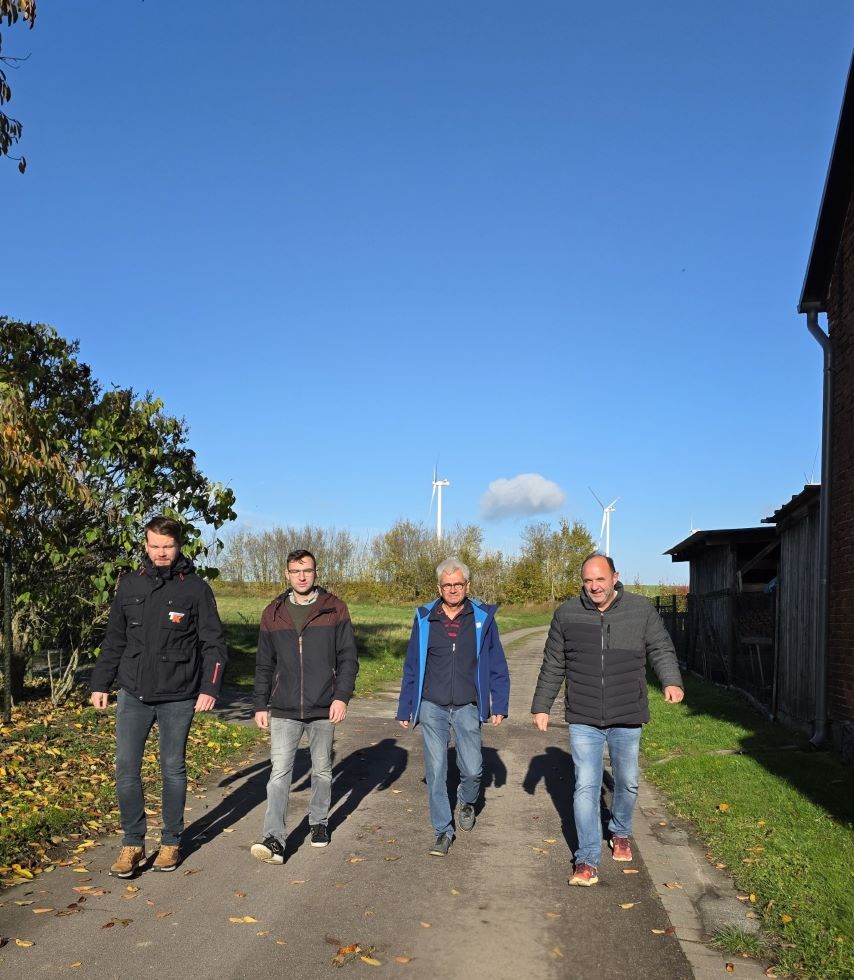 Ortsrundgang: v.l. Andreas Klaus, Leon Spring, Hans-Jrgen Radtke, Thomas Staudt MdL 