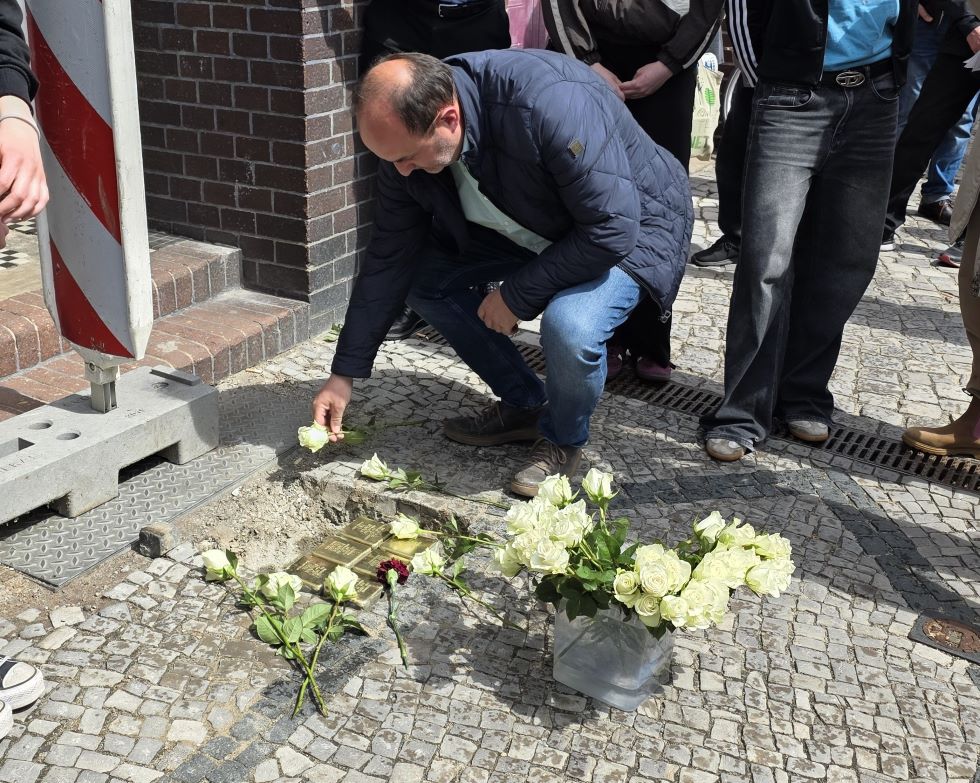 Die Stolpersteine in der Brandenburger Stra�e in Genthin erinner an die Familie Magnus-Heilbrun.
